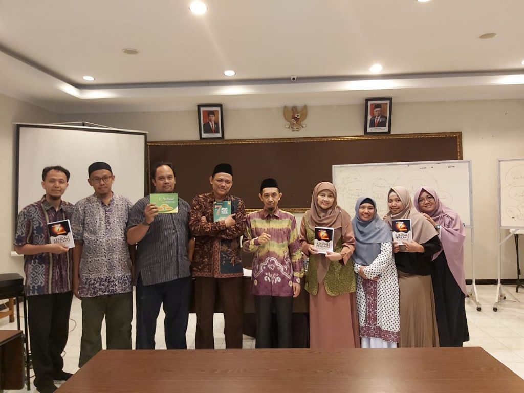 Dr. Harjani Hefni Isi Workshop The 7 Islamic Daily Habits Di UII - FUAD ...