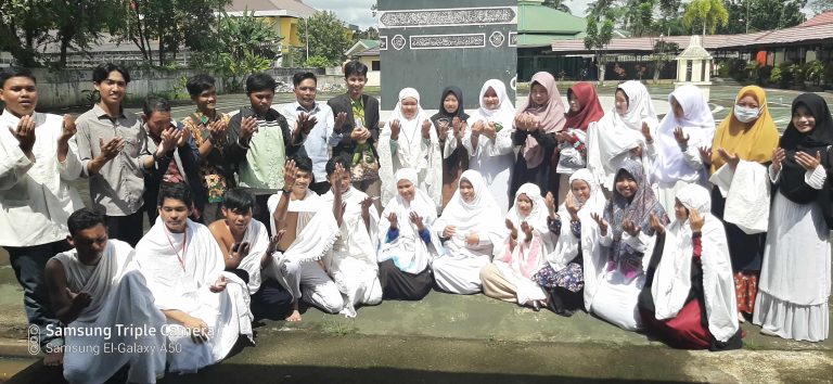 Mahasiswa Manajemen Dakwah Gelar Praktek Haji