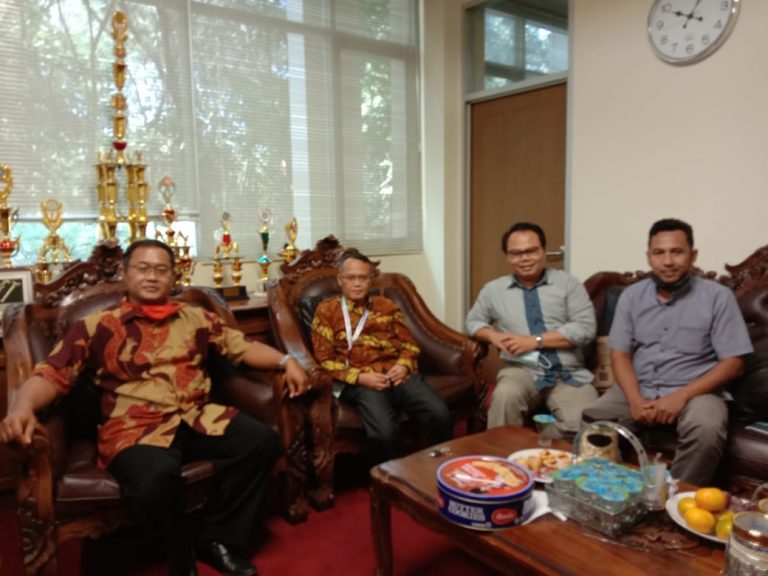 Tindaklanjuti Program Strategis, Delegasi FUAD IAIN Pontianak Kunjungi Pimpinan The Lead Institute dan FISIP UIN Bandung