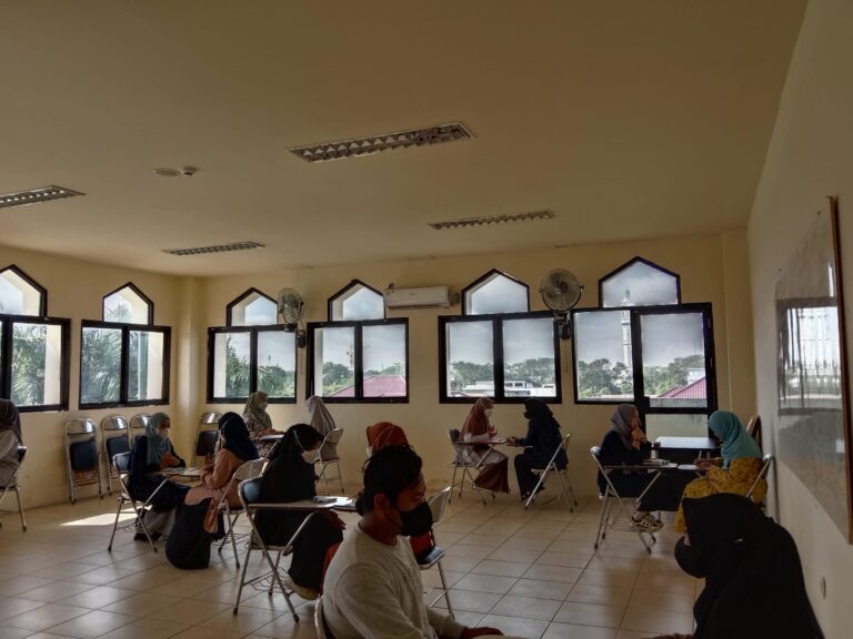 Hari Kedua Pelatihan PFA, Mahasiswa Psikologi Islam Praktik Tangani Klien