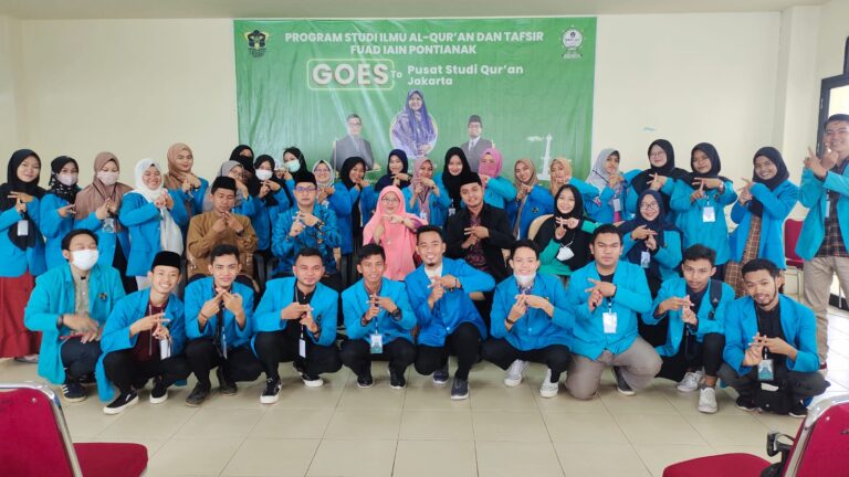 Dilepas Warek III, 33 Orang Mahasiswa IAT FUAD IAIN Pontianak PPL ke PSQ Jakarta
