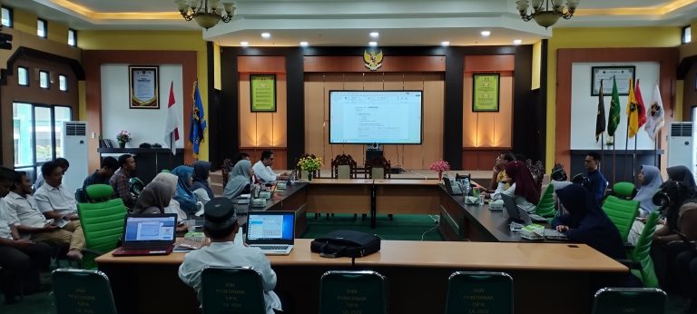 Tim Unit Penjamin Mutu dan Gugus Penjamin Mutu FUAD Menghadiri Sosialisasi Panduan dan Publikasi Monev Semester Ganjil 2022/2023