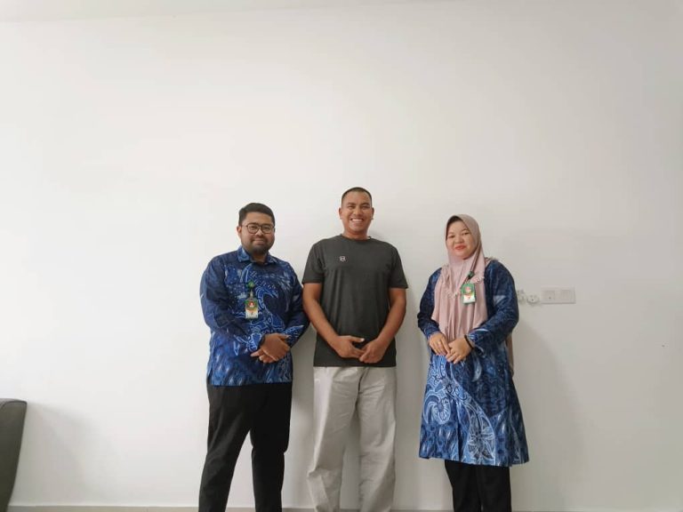 Dosen IAIN Pontianak Kunjungi Mahasiswa PPL di Malaysia