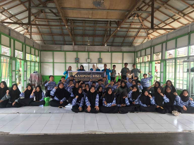 Sosialisasi Budaya Literasi Mahasiswa MD di MTS Al-Fathaanah Desa Secapah: Membangun Minat Baca dan Menulis
