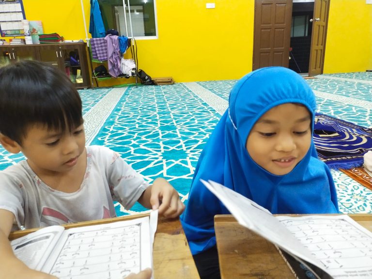 Antusiasme Tinggi Anak-Anak Kampung Tebun, Sarawak, Malaysia dalam Memahami Al-Qur’an Bersama Mahasiswa IAIN Pontianak