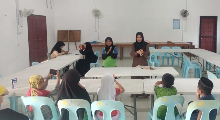 Program PKM Mahasiswa Fuad Berikan Pembelajaran Keislaman Materi Thaharah pada Anak-Anak Kampung Ensebang Jaya