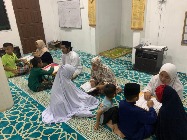 Ciptakan generasi Qur’ani Mahasiswa PKM Kolaboratif Internasional Memfokuskan Program Pembelajaran Qur’an