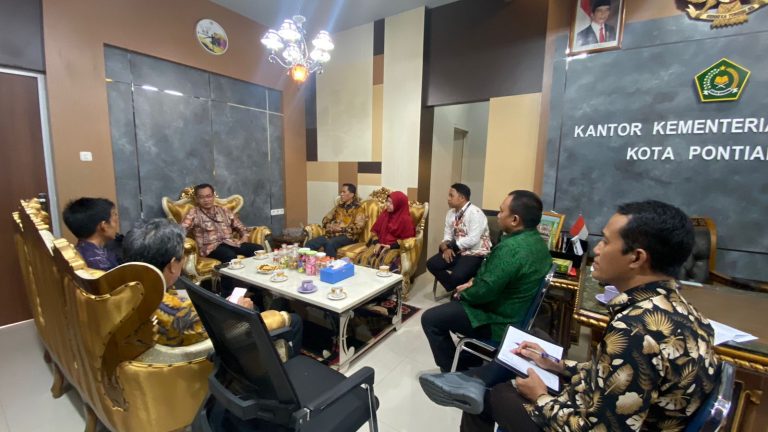 Kemenag Pontianak Bahas Program dan Isu Sosial bersama FUAD IAIN Pontianak