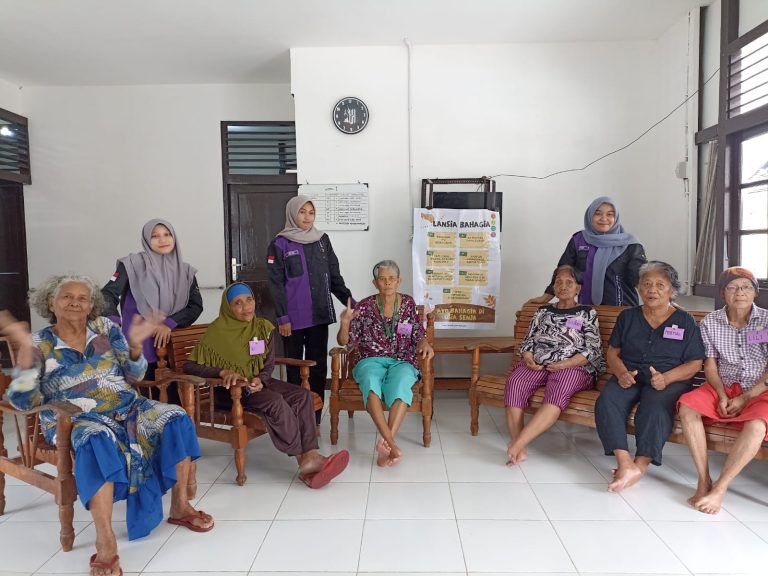 Program Studi Psikologi Islam melakukan pengabdian masyarakat dengan tema “Meningkatkan Kebahagiaan Lansia Dengan Bermain