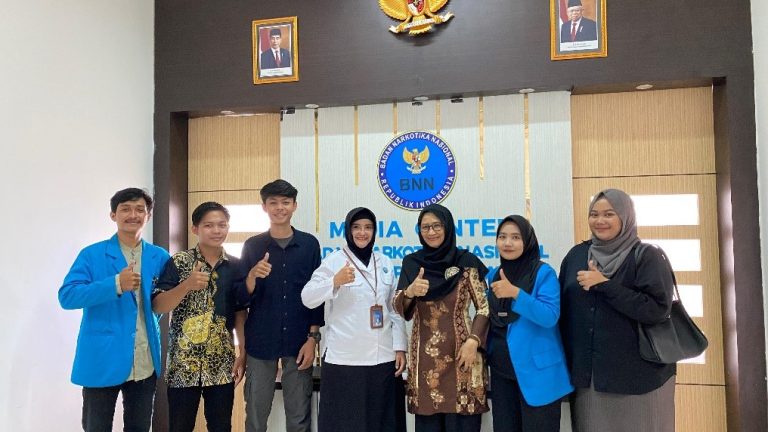 SERAH TERIMA MAHASISWA PPL IAIN PONTIANAK JURUSAN BIMBINGAN DAN KONSELING ISLAM DI BNN KOTA PONTIANAK