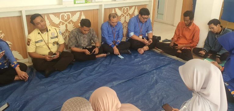 Mahasiswa PPL Manajemen Dakwah Memimpin Yasinan dan Do’a Bersama di Bank Kalbar Capem Kemuning