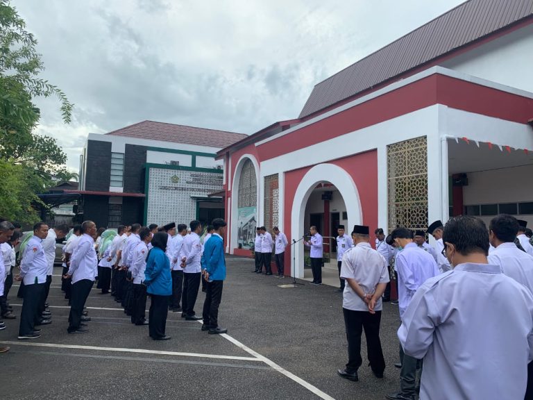 KHUSYUK PERINGATI G30S/PKI DALAM APEL PAGI KEMENAG KOTA PONTIANAK