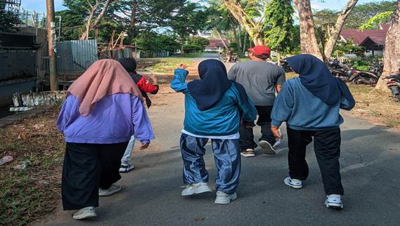 Kolaborasi Sehat : Mahasiswa KPI dan Staf Disdikbud Kalbar Jogging Bersama di Pagi Hari