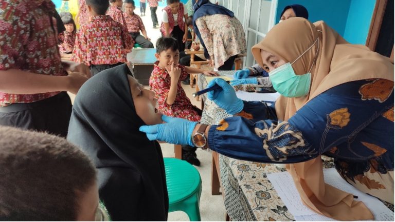 Cek Kesehatan Para Siswa di Sekolah Luar Biasa Autis Kalimantan Barat