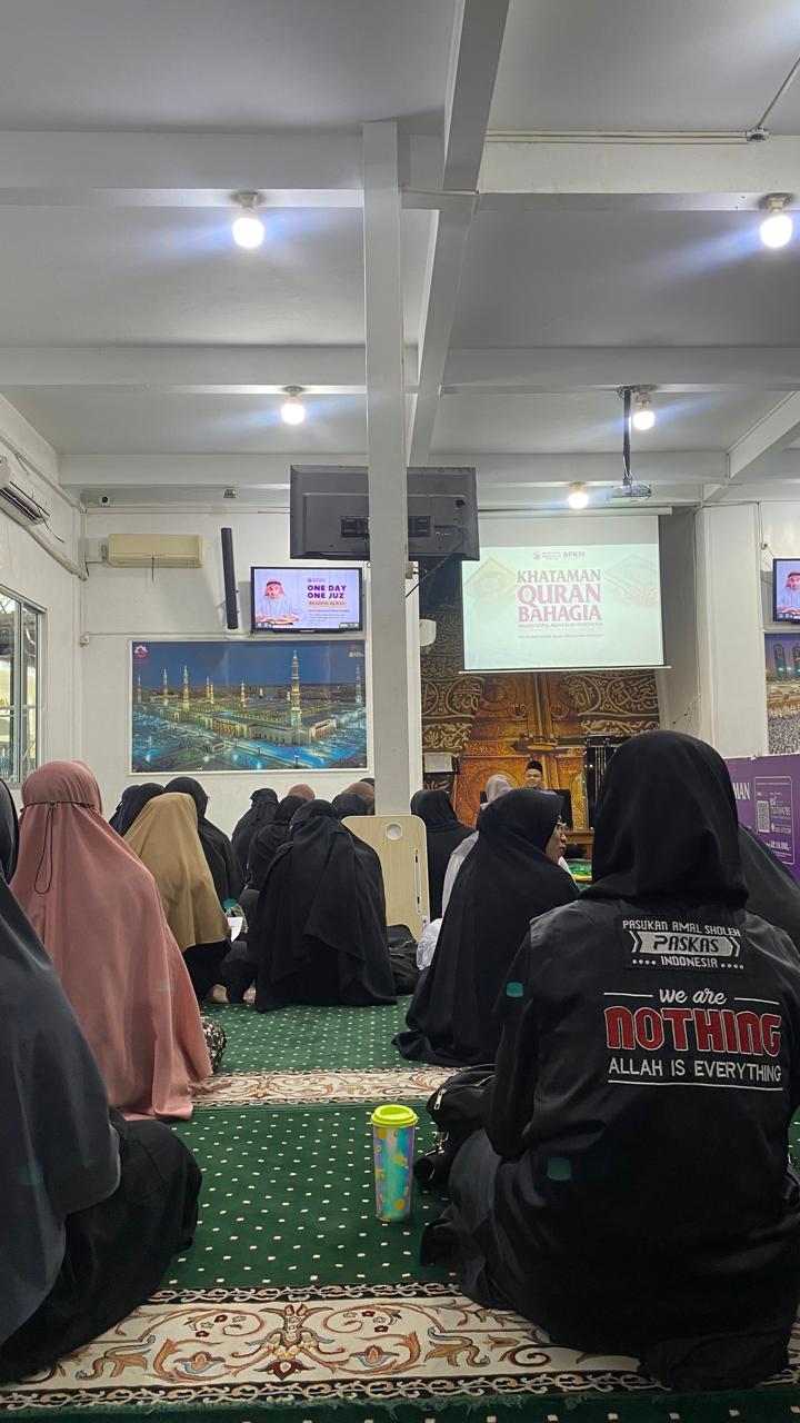 Mahasiswa Manajemen dakwah mengikuti KHATAMAN QURAN BAHAGIA