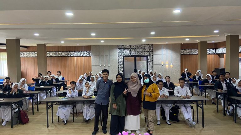 Mahasiswa PPL Psikologi Islam laksanakan Sosialisasi ‘Pengembangan Diri dan Kenakalan Remaja’ Kepada Pelajar SMK Negeri 5 Pontianak.