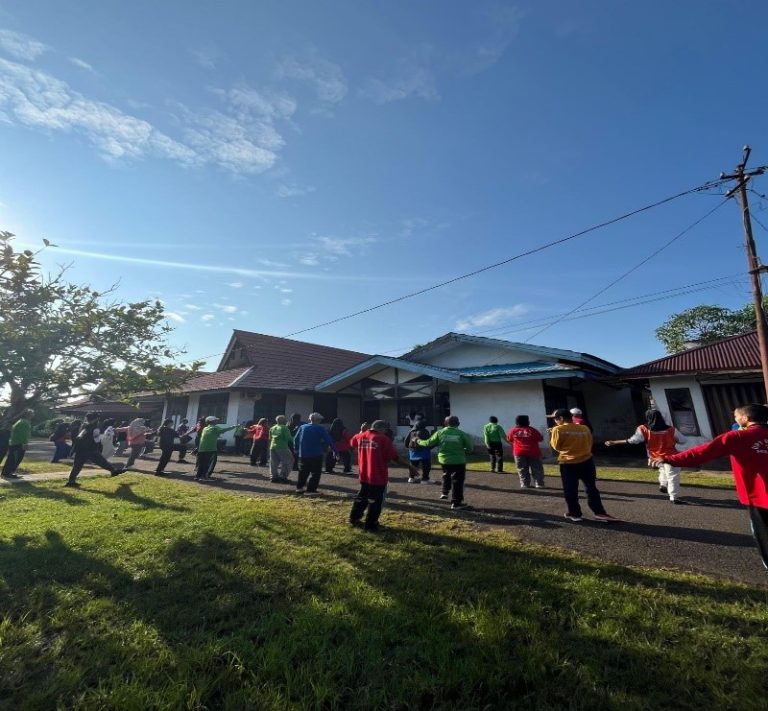 Semangat Lansia dalam Kegiatan Senam Wajib  di UPT Dinas Sosial Lansia Mulia Dharma