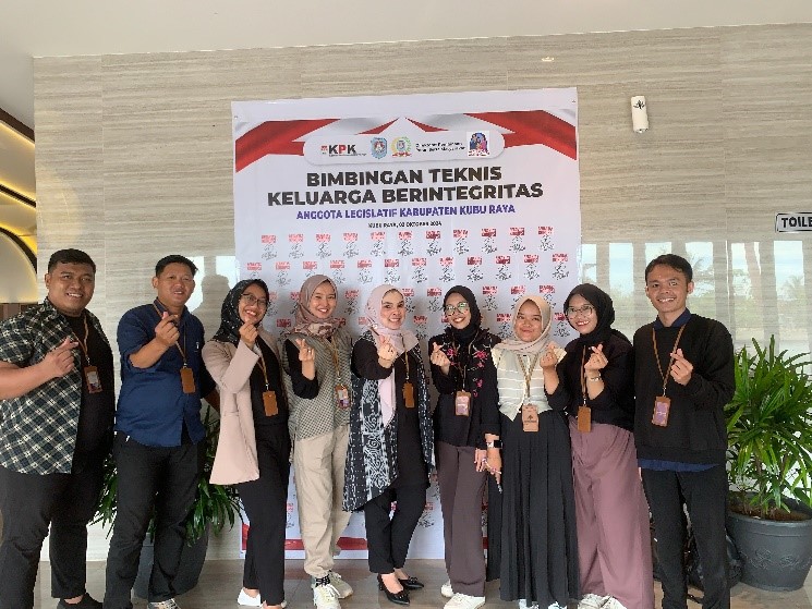 MAHASISWA PPL PSIKOLOGI ISLAM MENJADI FASILITATOR DALAM KEGIATAN BIMBINGAN TEKNIS KELUARGA BERINTEGRITAS ANGGOTA LEGISLATIF KABUPATEN KUBU RAYA DI QUBU RESORT