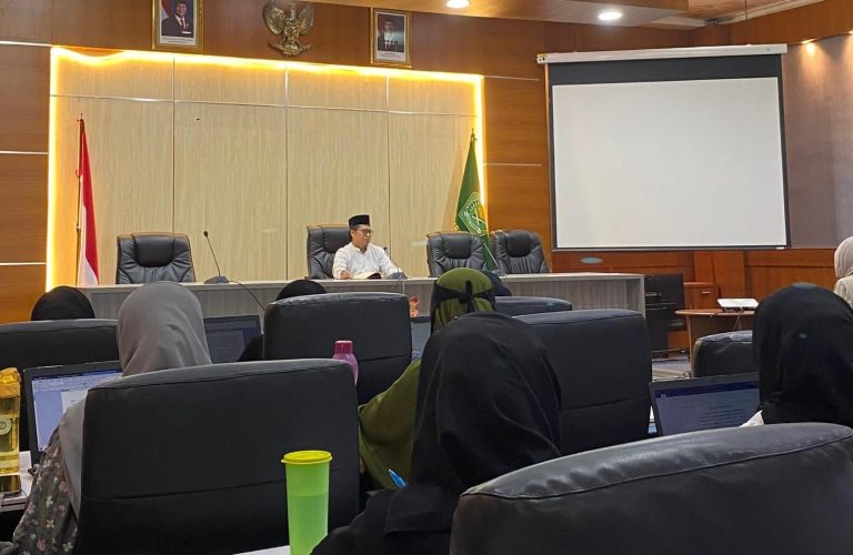 PPL Hari ke-6 di LPMQ Mahasiswa IAT IAIN Pontianak Gali Ulumul Qur’an Bersama Dr. Imam Arif Purnawan