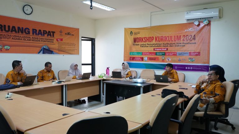 Rapat Evaluasi Kinerja 2024 dan Persiapan Program Tahun 2025 di Hadiri Unsur Dekanat FUAD IAIN Pontianak