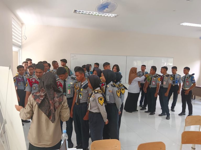 SMA 10 Pontianak Gelar Expo Pendidikan, Stand IAIN Pontianak Jadi Sorotan